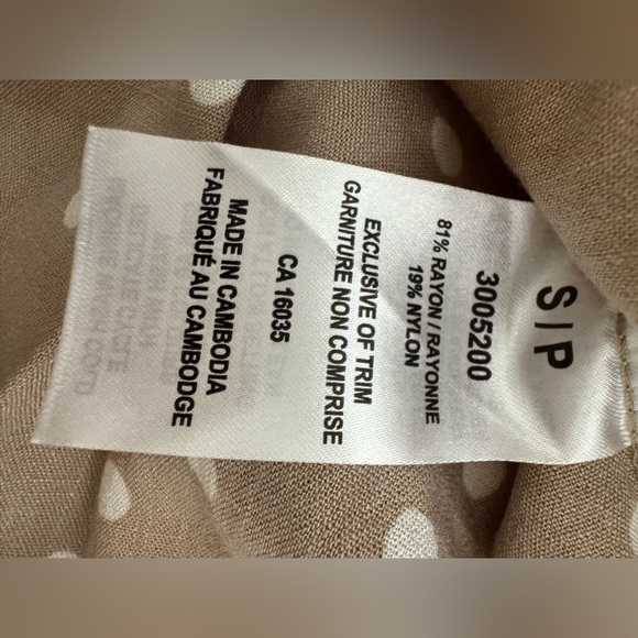 Women’s Rachel Roy Tan and White Polka Dot V-Neck Split V Collar Short Sleeve - Picture 5 of 6